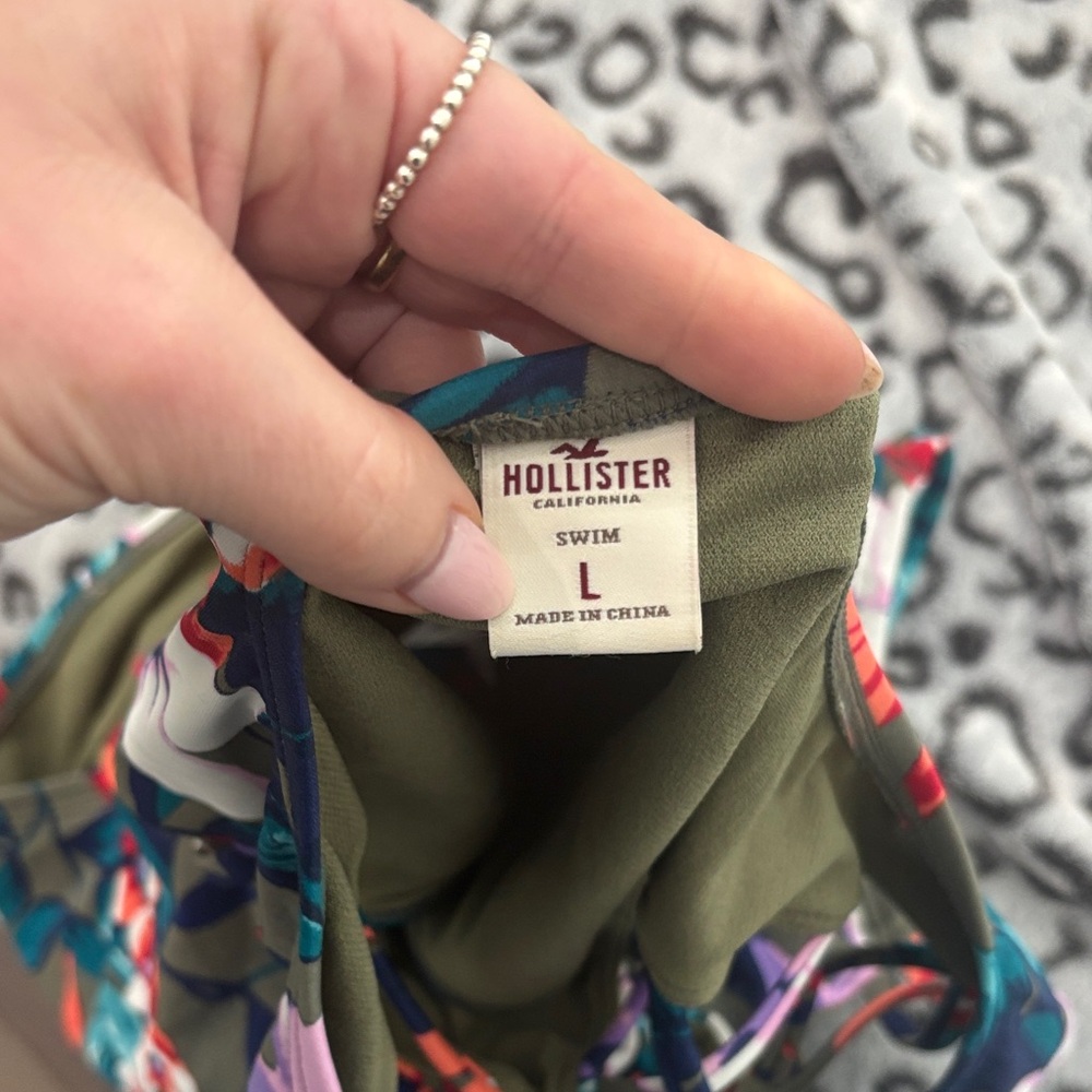 Hollister Olive Floral One-Piece Swimsuit with Red & Teal Accents - Picture 4 of 4